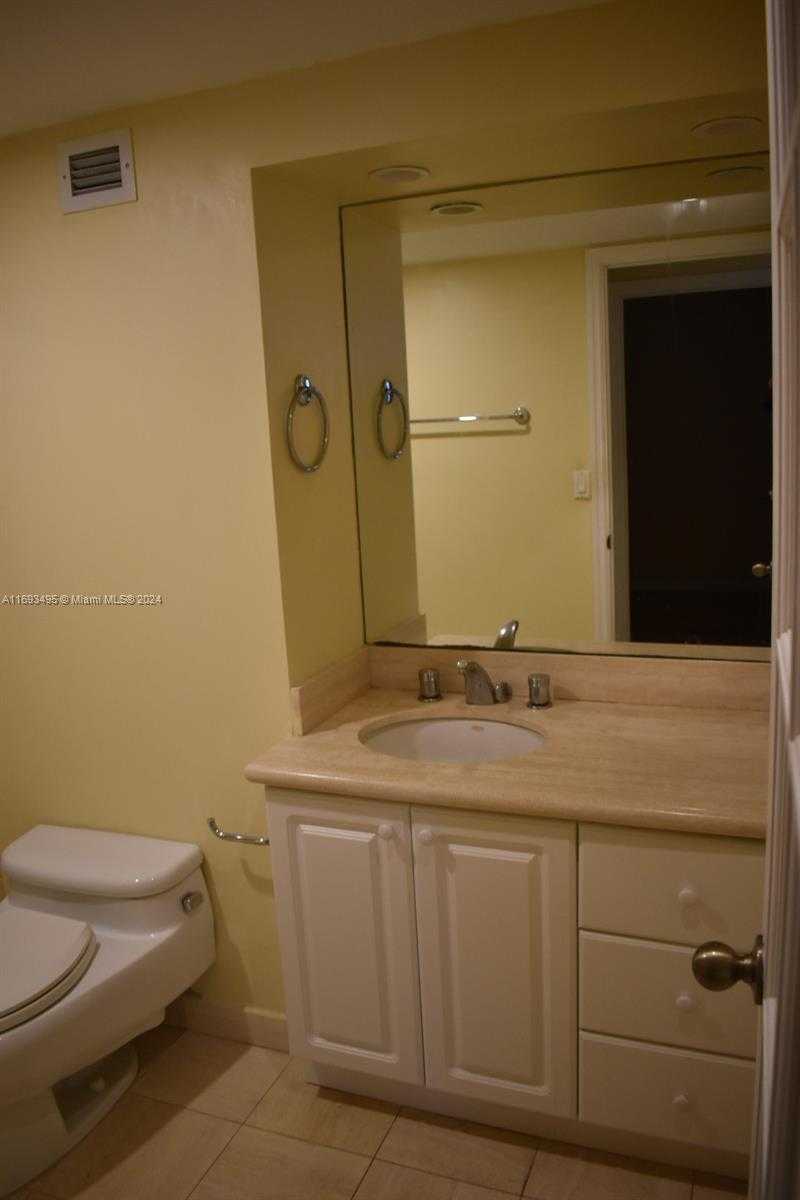 Small Image of 6039 COLLINS AVE #914, Miami Beach Number 59