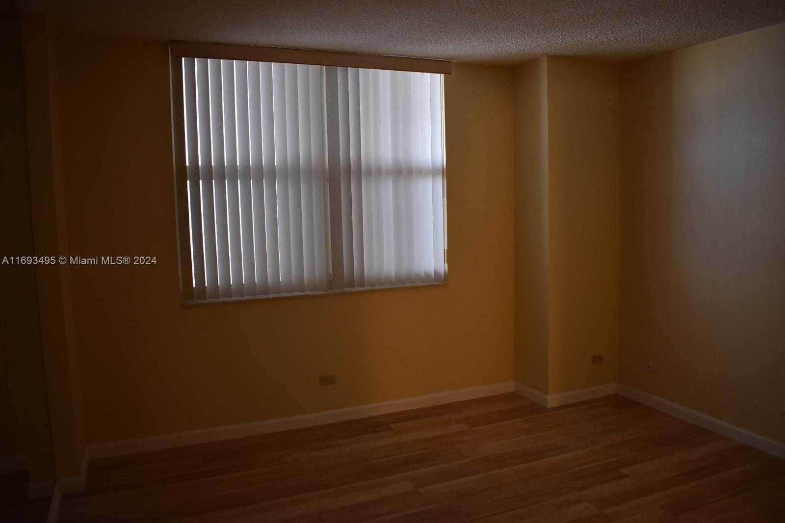 Small Image of 6039 COLLINS AVE #914, Miami Beach Number 68