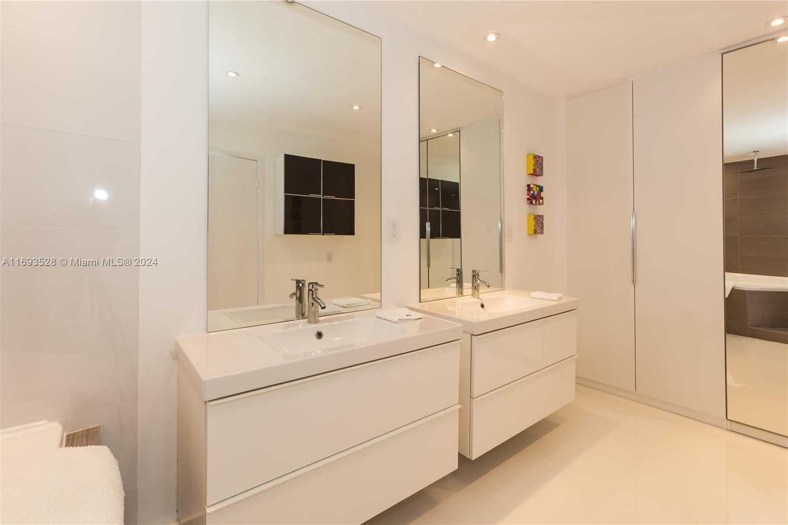 Small Image of 5161 COLLINS AVE #1718, Miami Beach Number 14