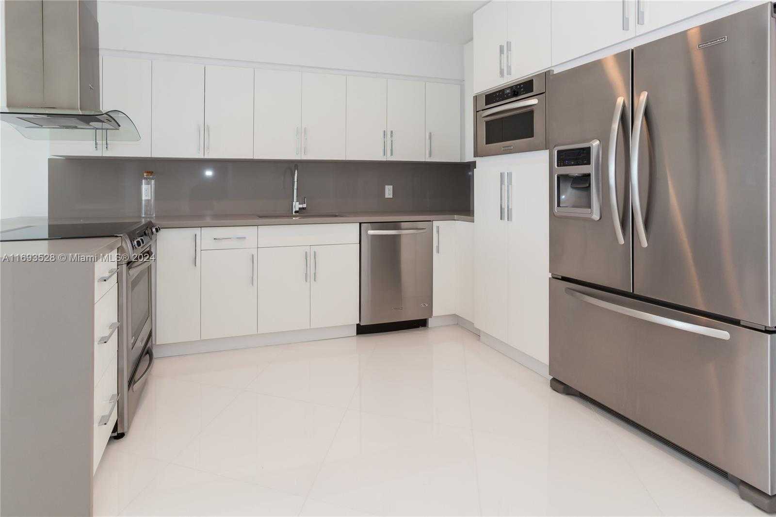 Small Image of 5161 COLLINS AVE #1718, Miami Beach Number 9