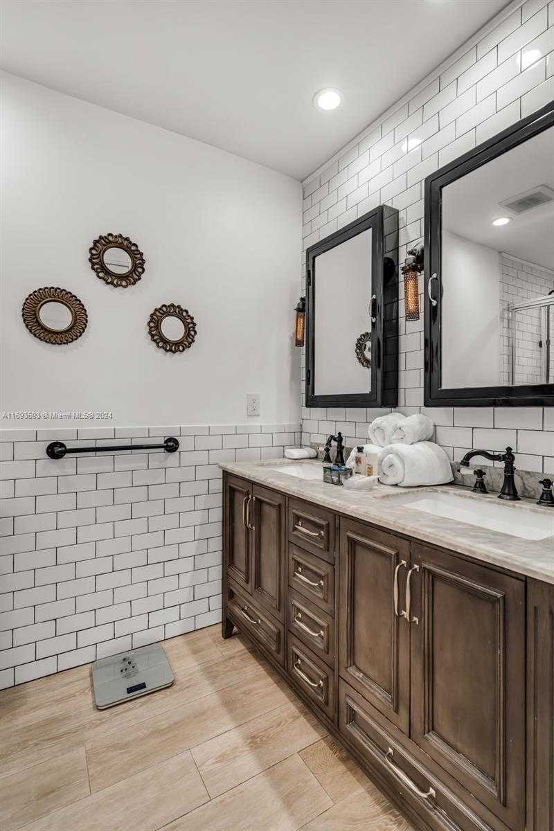 Small Image of 821 HARRISON ST #821, Hollywood Number 18