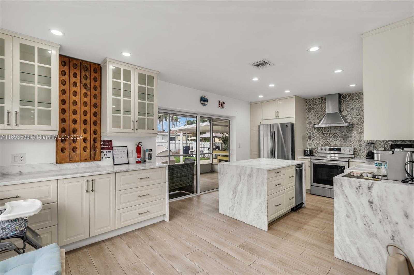 Small Image of 821 HARRISON ST #821, Hollywood Number 2