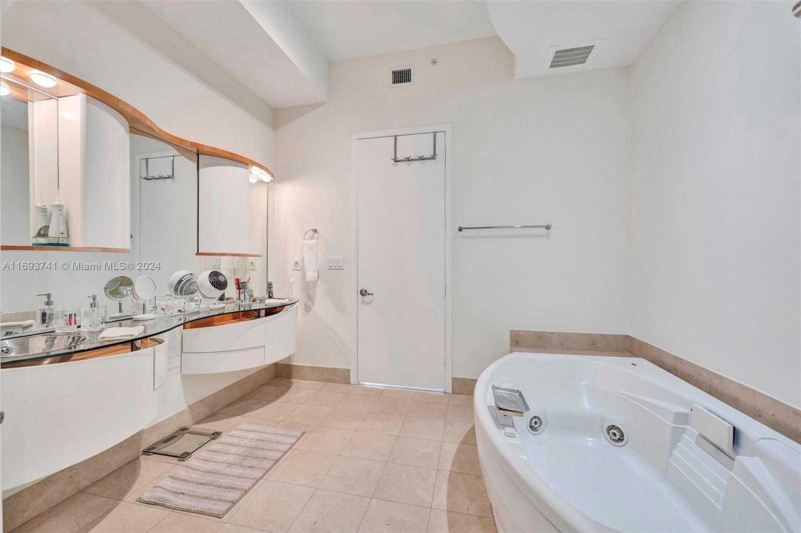 Small Image of 18101 COLLINS AVE #5108, Sunny Isles Beach Number 32