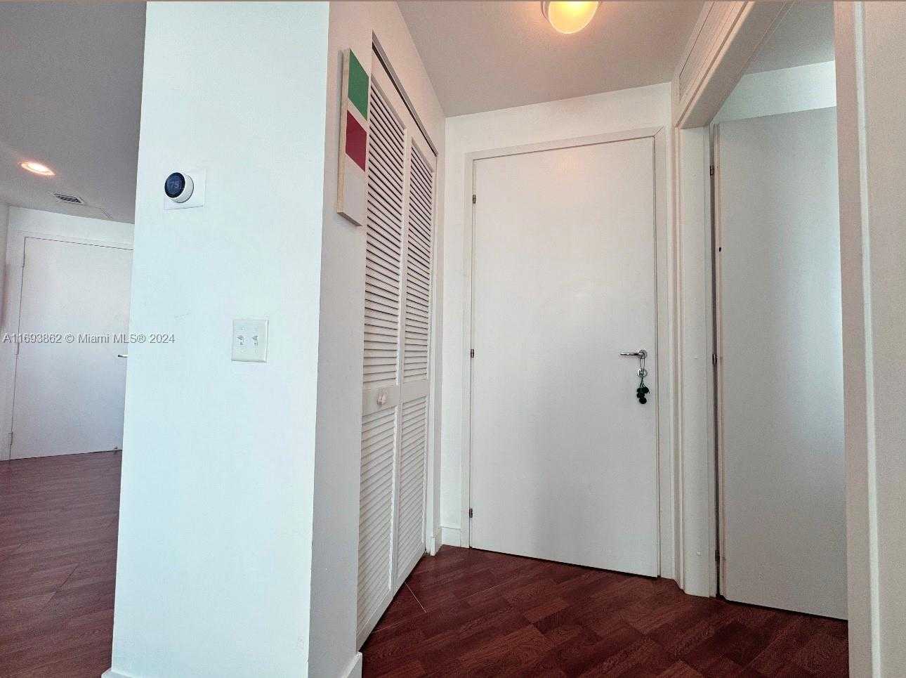 Small Image of 300 SOUTH BISCAYNE BLVD #T-2305, Miami Number 12