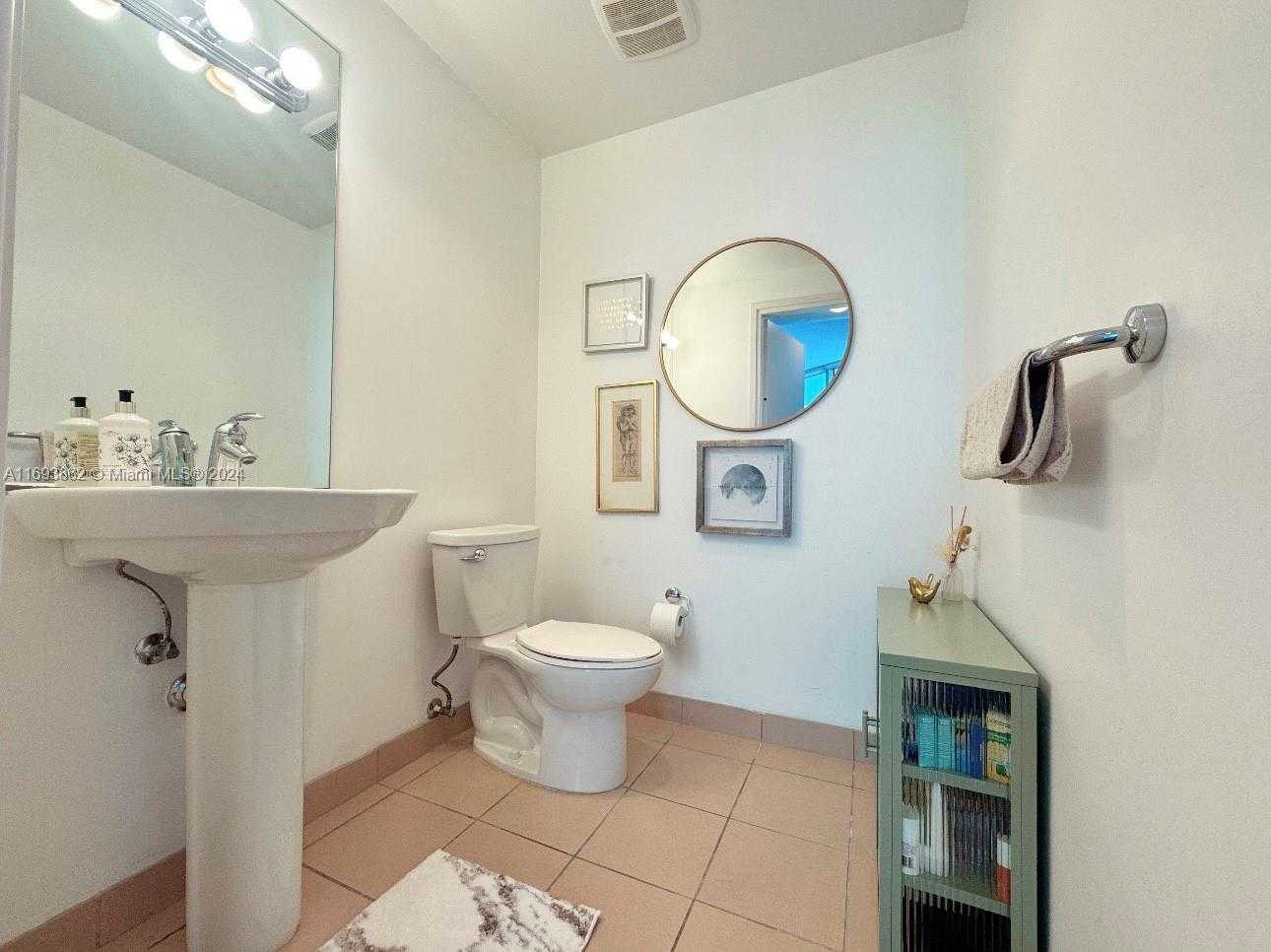 Small Image of 300 SOUTH BISCAYNE BLVD #T-2305, Miami Number 14