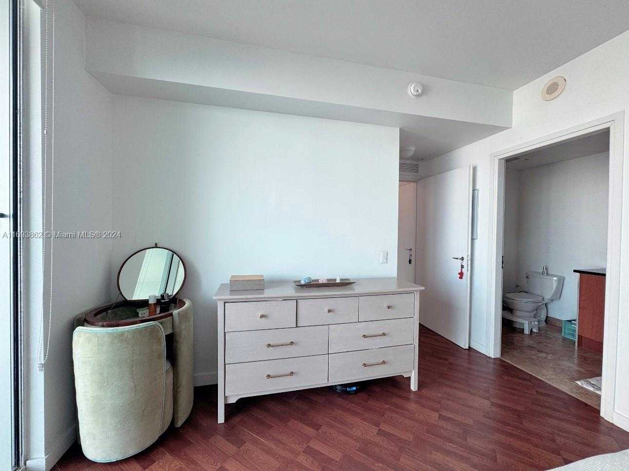 Small Image of 300 SOUTH BISCAYNE BLVD #T-2305, Miami Number 19