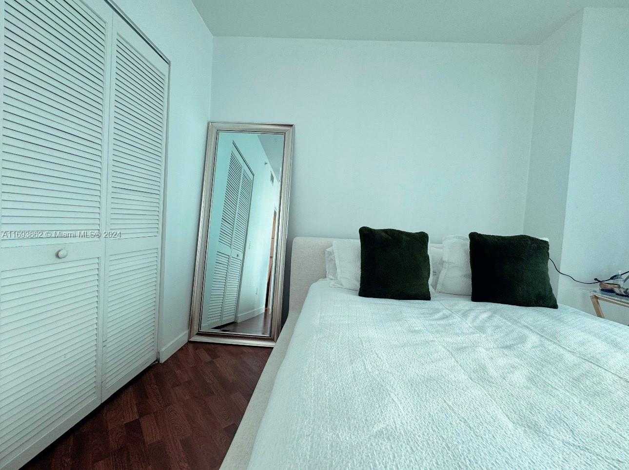 Small Image of 300 SOUTH BISCAYNE BLVD #T-2305, Miami Number 24