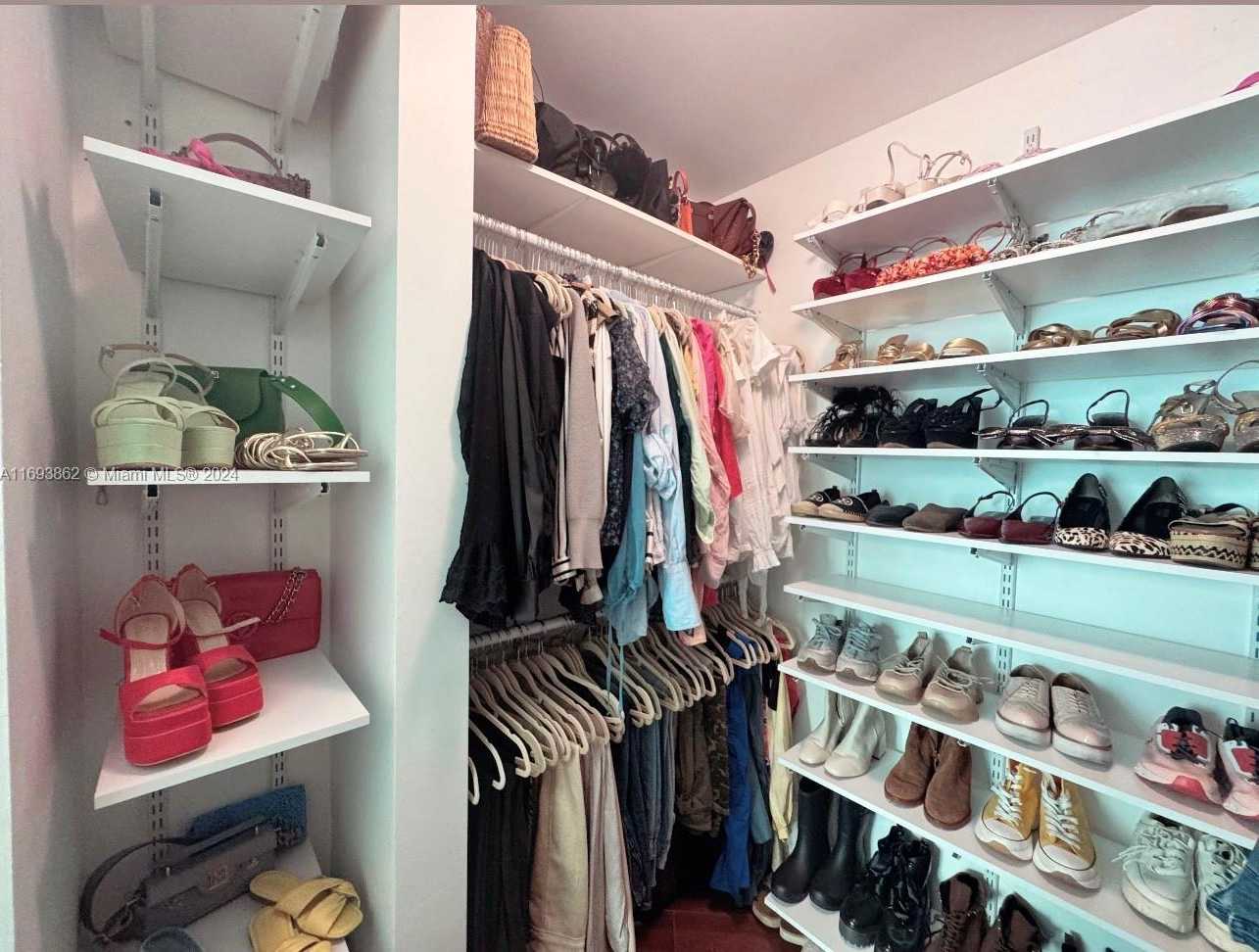Small Image of 300 SOUTH BISCAYNE BLVD #T-2305, Miami Number 26