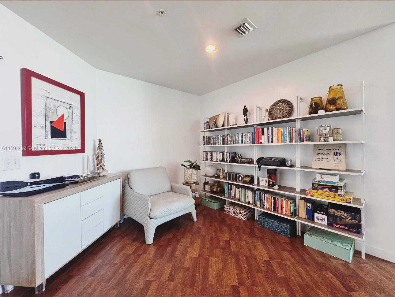 Small Image of 300 SOUTH BISCAYNE BLVD #T-2305, Miami Number 6