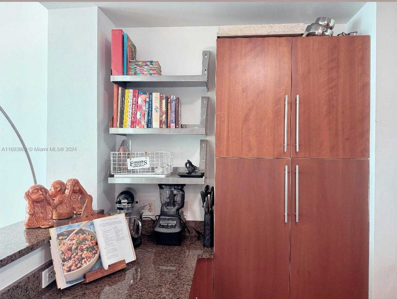 Small Image of 300 SOUTH BISCAYNE BLVD #T-2305, Miami Number 9