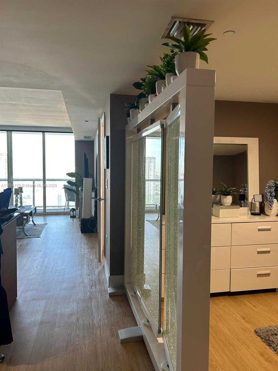 Small Image of 50 BISCAYNE BLVD #4607, Miami Number 19