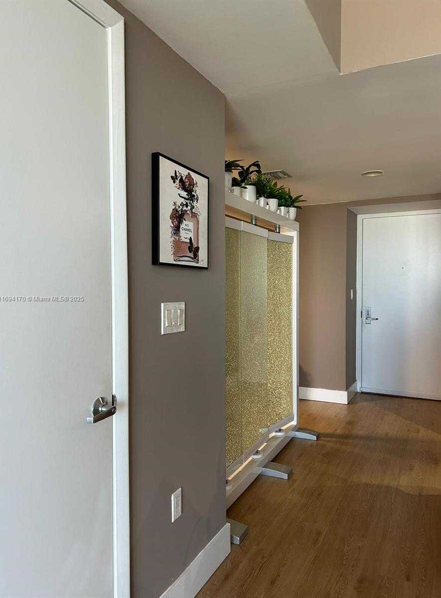 Small Image of 50 BISCAYNE BLVD #4607, Miami Number 24