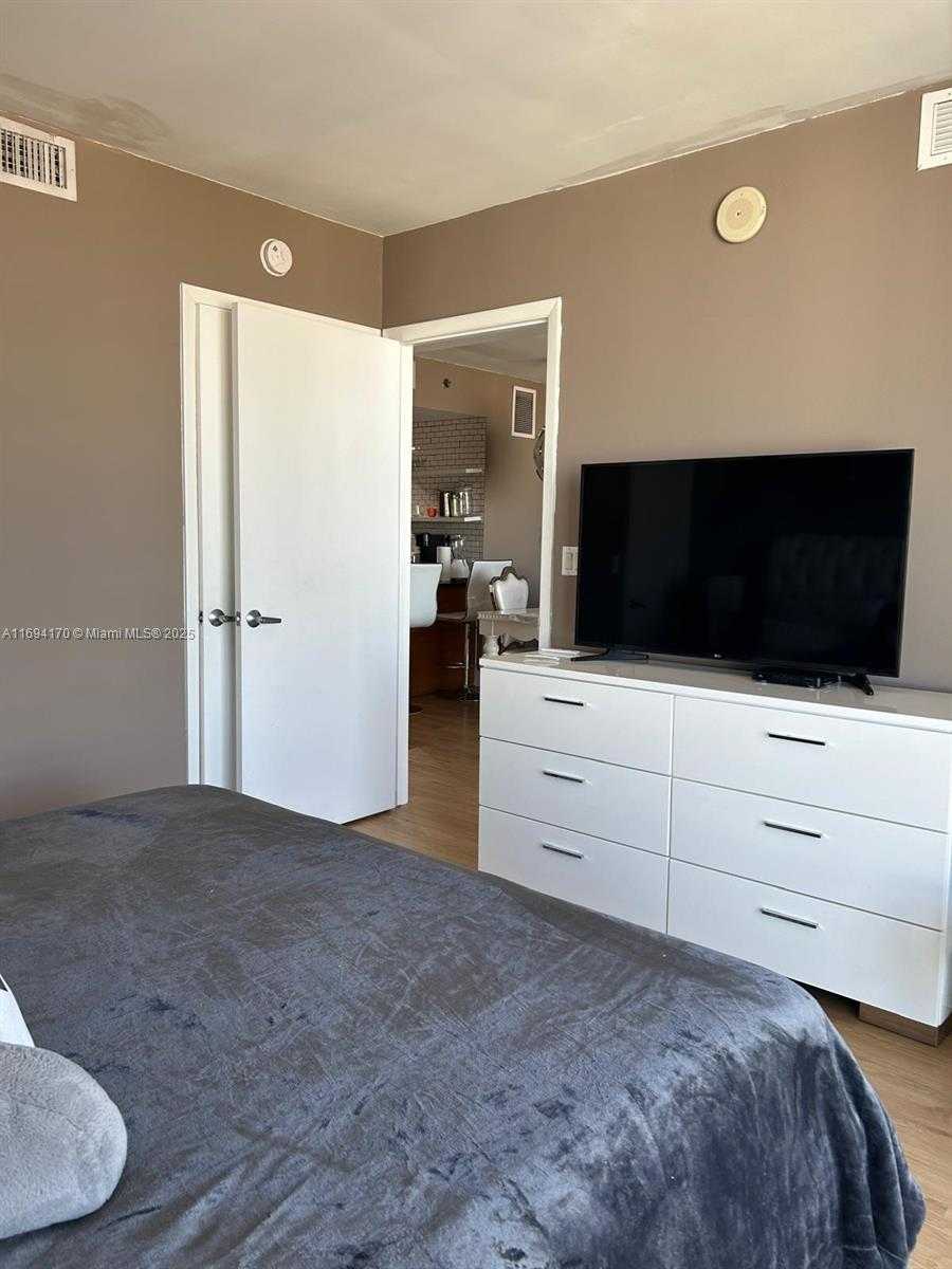 Small Image of 50 BISCAYNE BLVD #4607, Miami Number 7