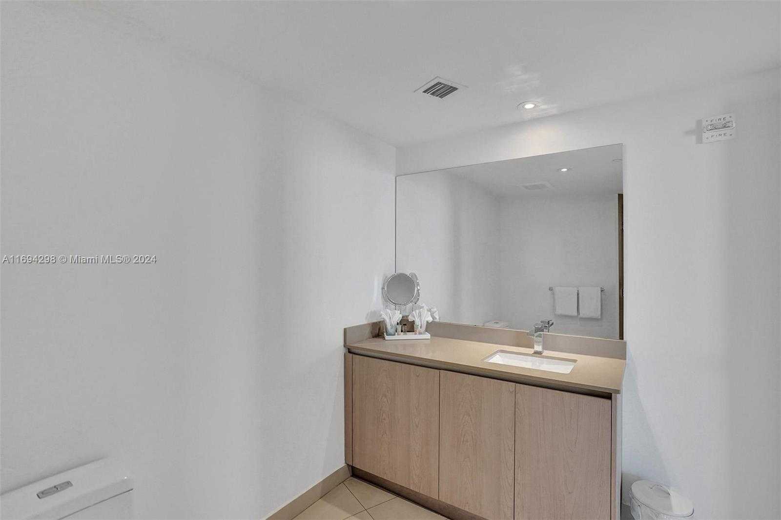 Small Image of 4111 SOUTH OCEAN DR #2706, Hollywood Number 32