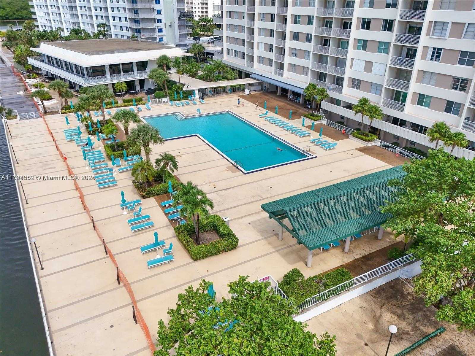 Small Image of 500 BAYVIEW DR #1231, Sunny Isles Beach Number 12