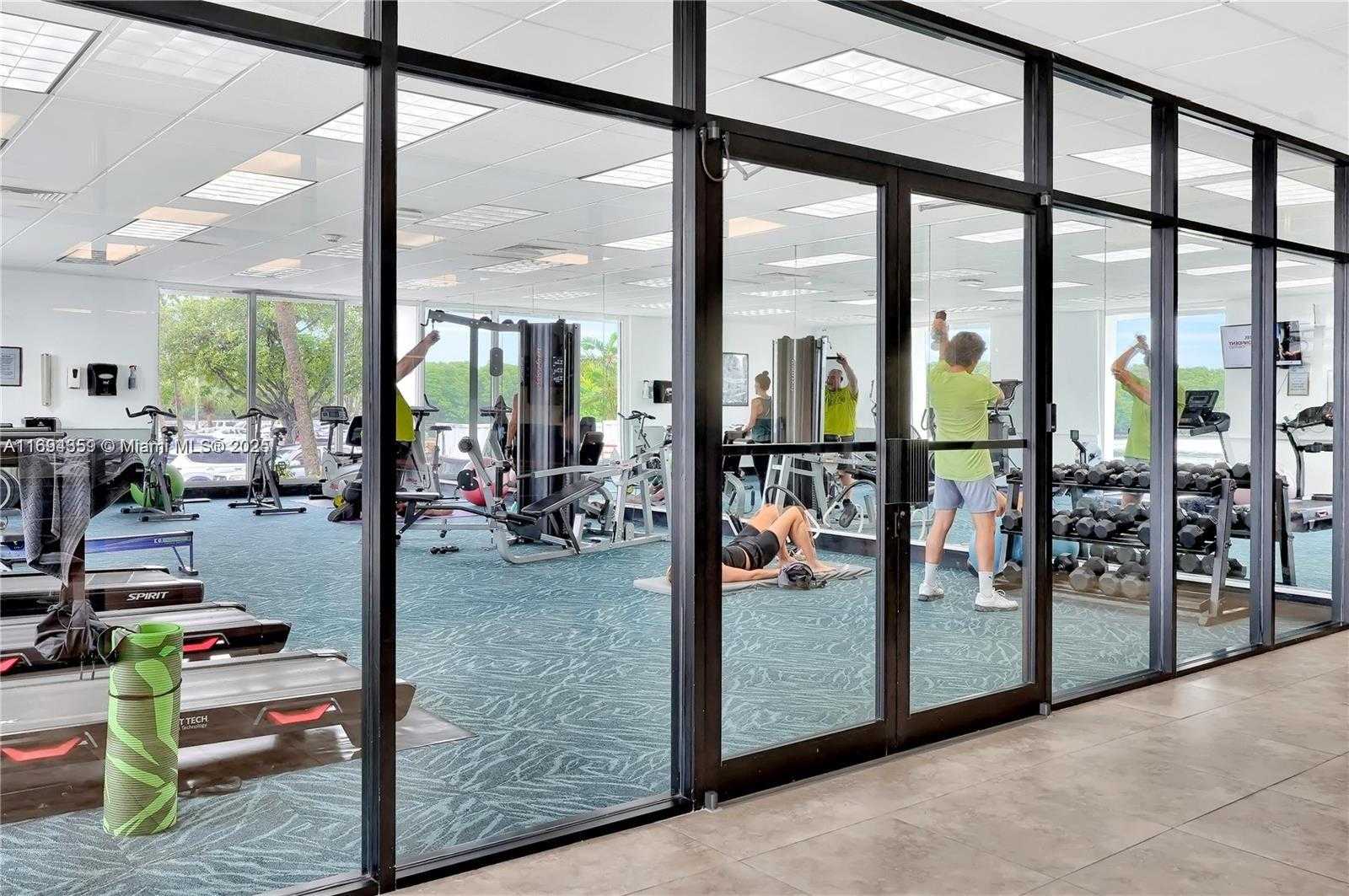 Small Image of 500 BAYVIEW DR #1231, Sunny Isles Beach Number 15