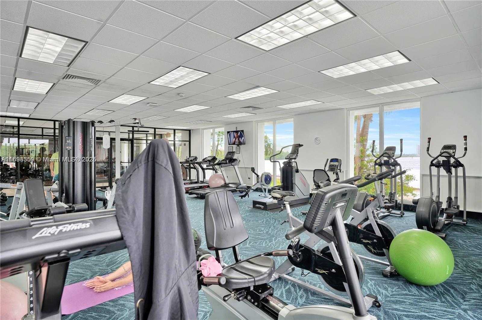 Small Image of 500 BAYVIEW DR #1231, Sunny Isles Beach Number 16