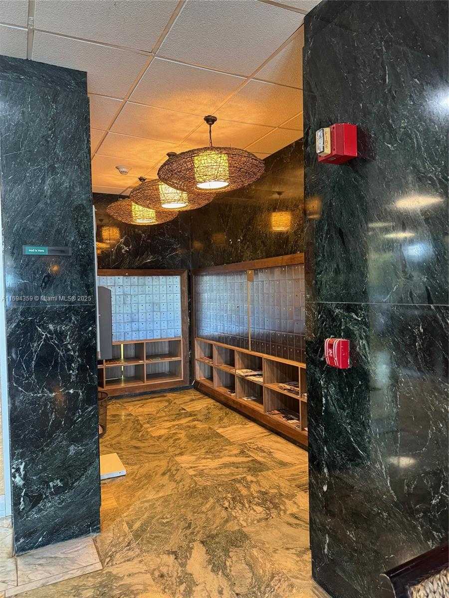 Small Image of 500 BAYVIEW DR #1231, Sunny Isles Beach Number 21
