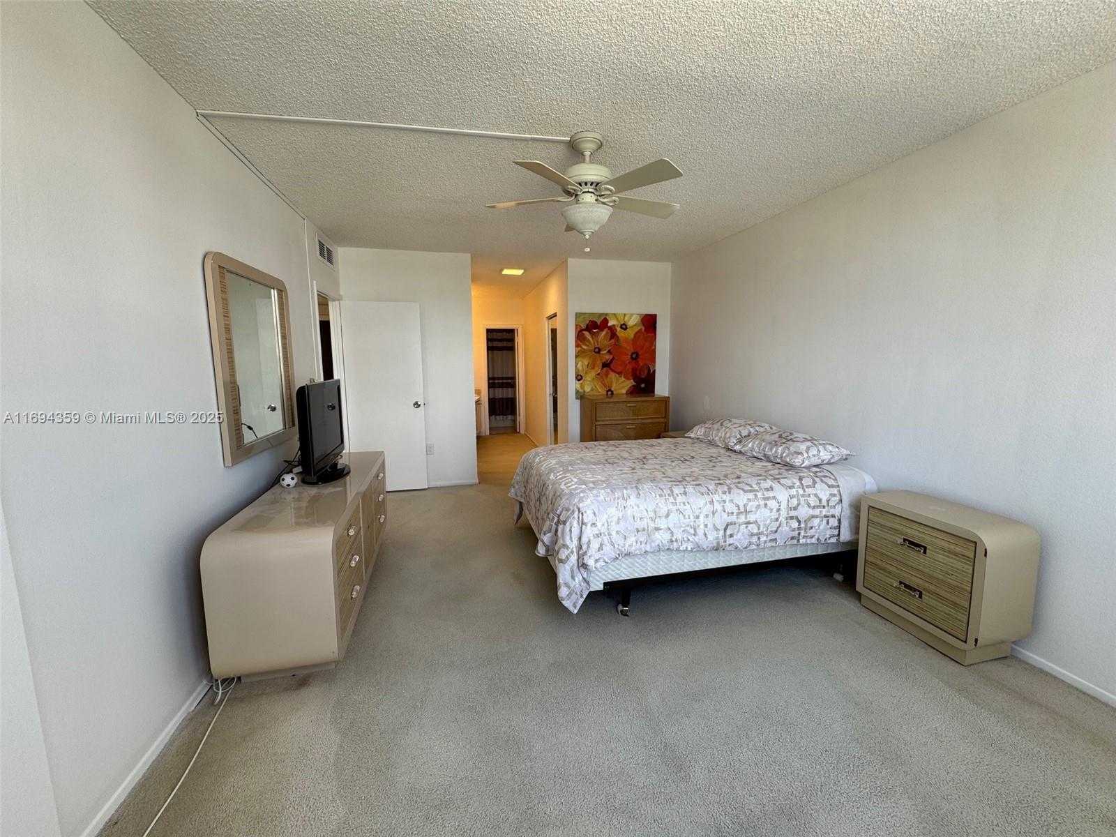 Small Image of 500 BAYVIEW DR #1231, Sunny Isles Beach Number 31