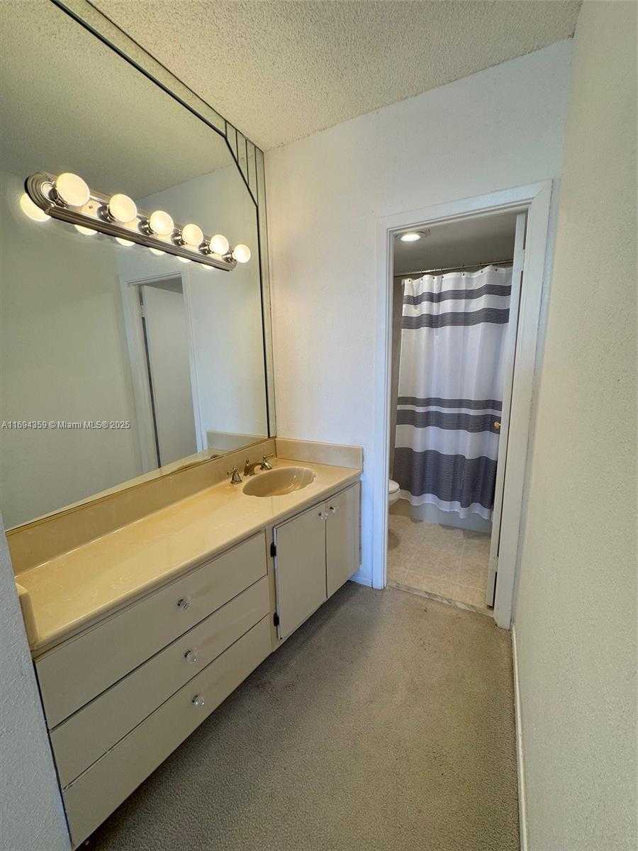 Small Image of 500 BAYVIEW DR #1231, Sunny Isles Beach Number 33