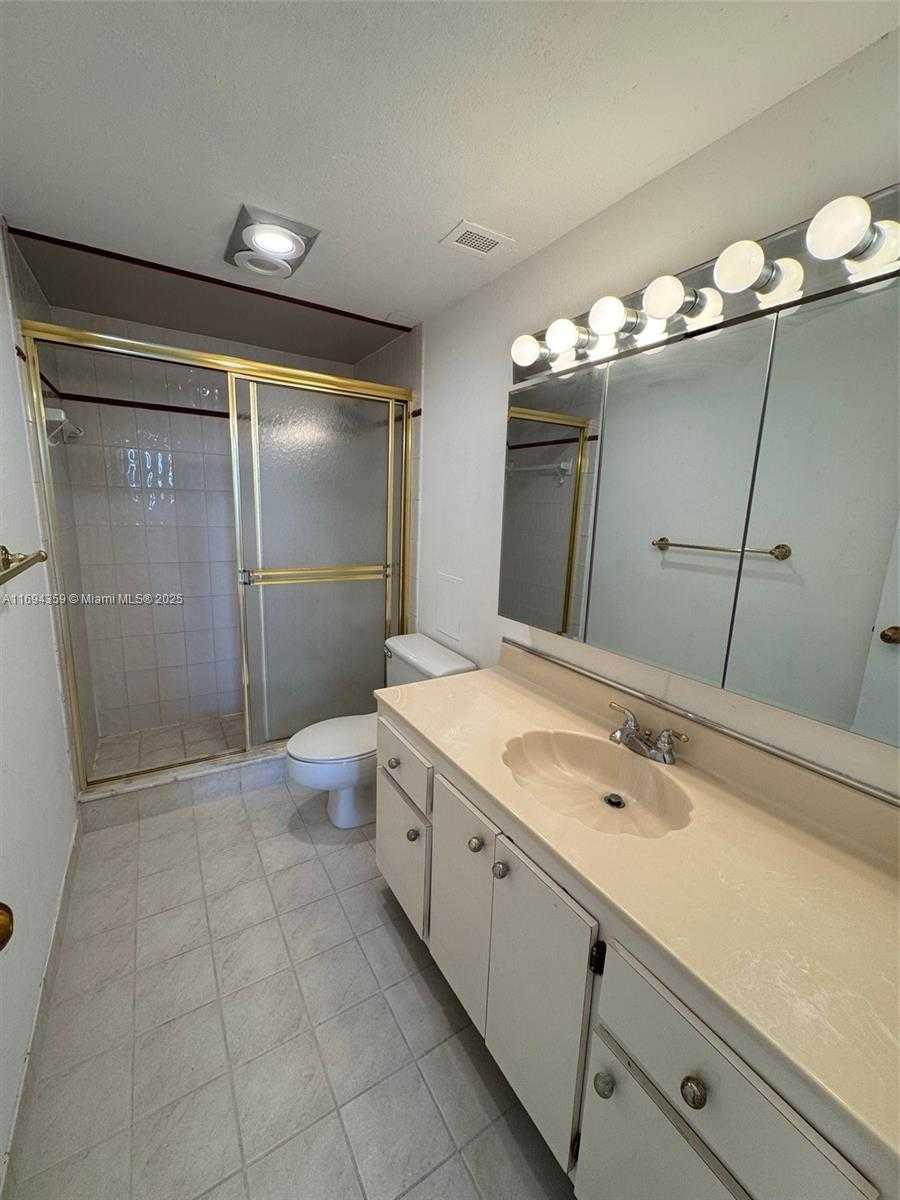 Small Image of 500 BAYVIEW DR #1231, Sunny Isles Beach Number 35