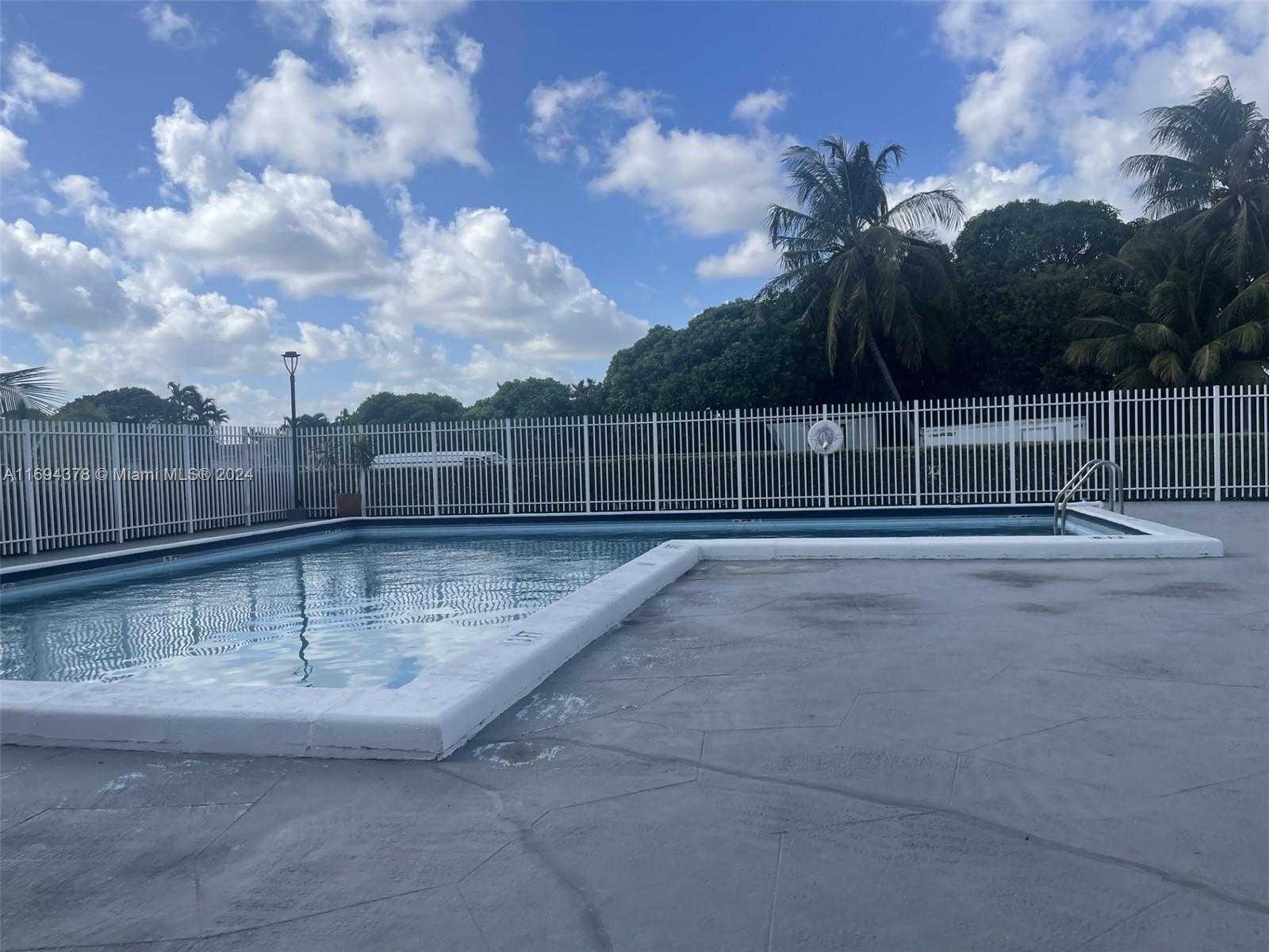 Small Image of 10300 CORAL WAY #D14, Miami Number 13
