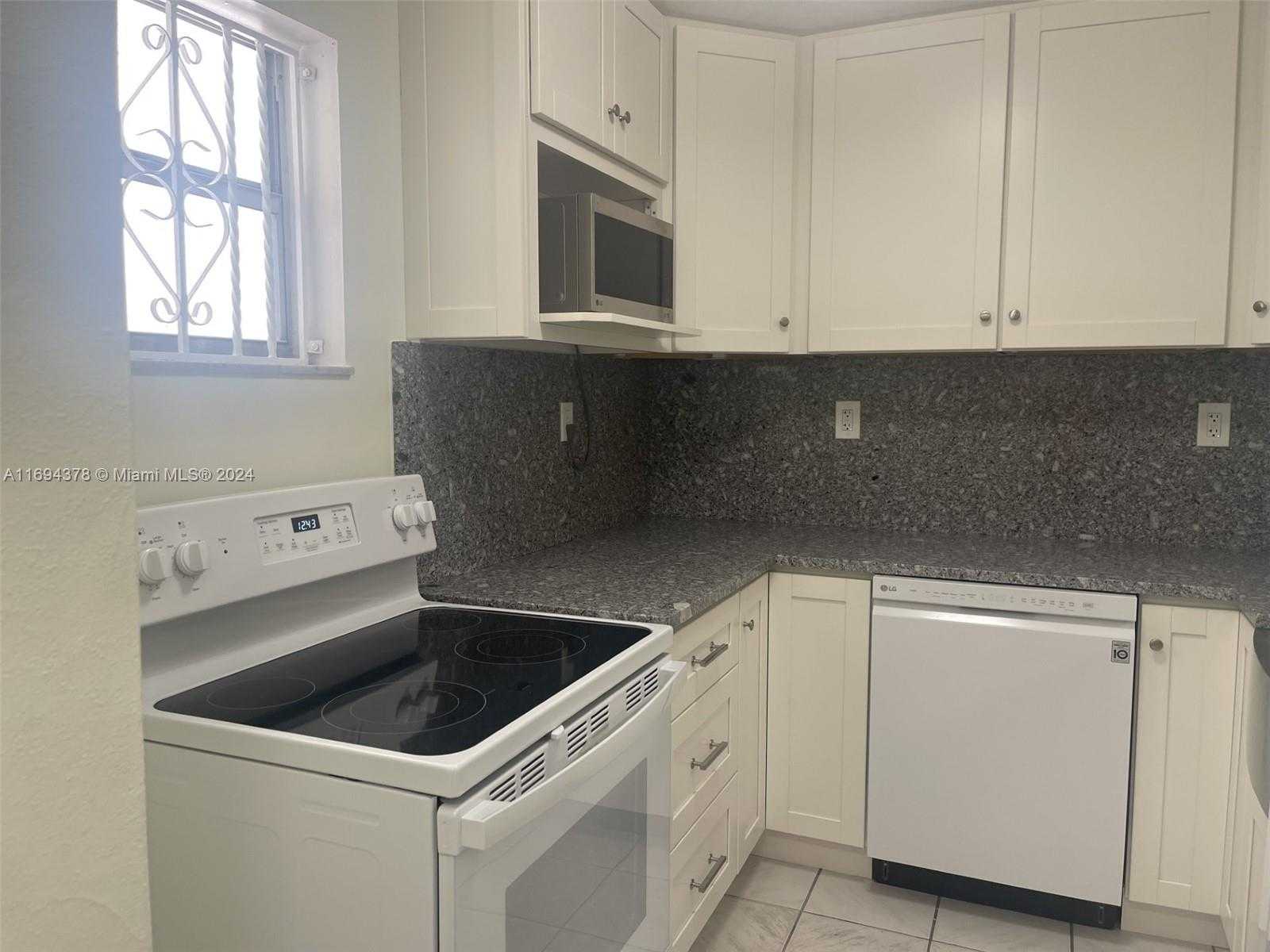 Small Image of 10300 CORAL WAY #D14, Miami Number 4