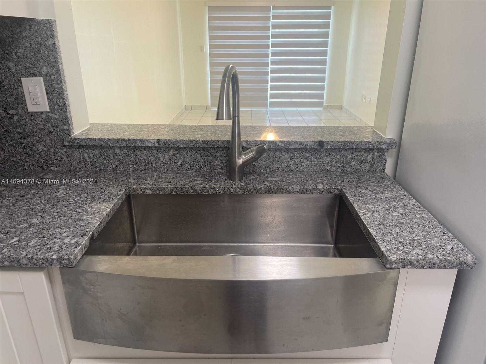 Small Image of 10300 CORAL WAY #D14, Miami Number 6