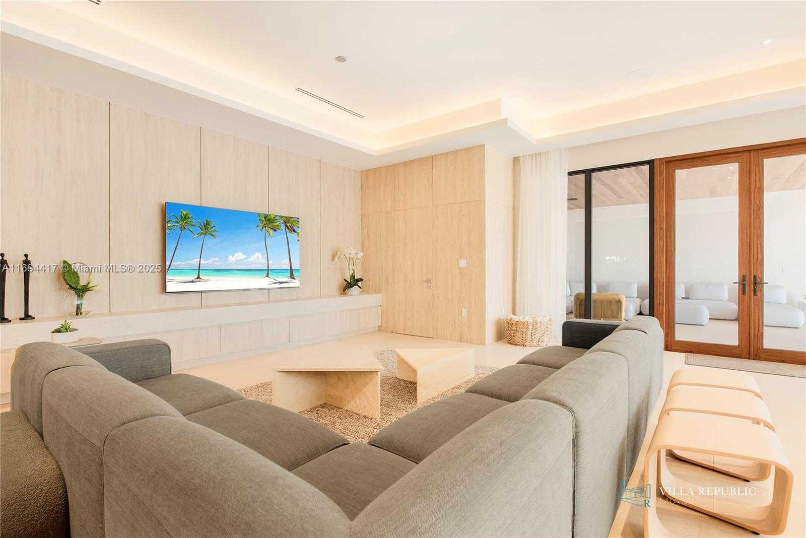 Small Image of 1200 NORTH EAST 87TH ST, Miami Number 10