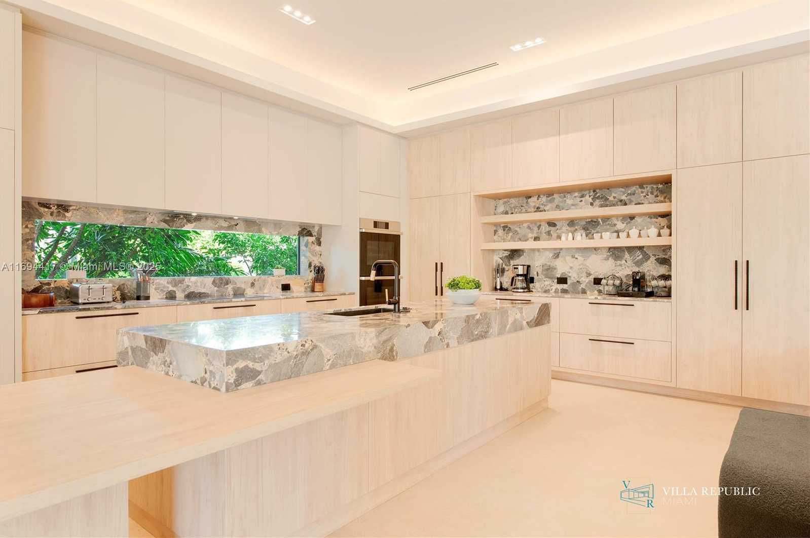 Small Image of 1200 NORTH EAST 87TH ST, Miami Number 11