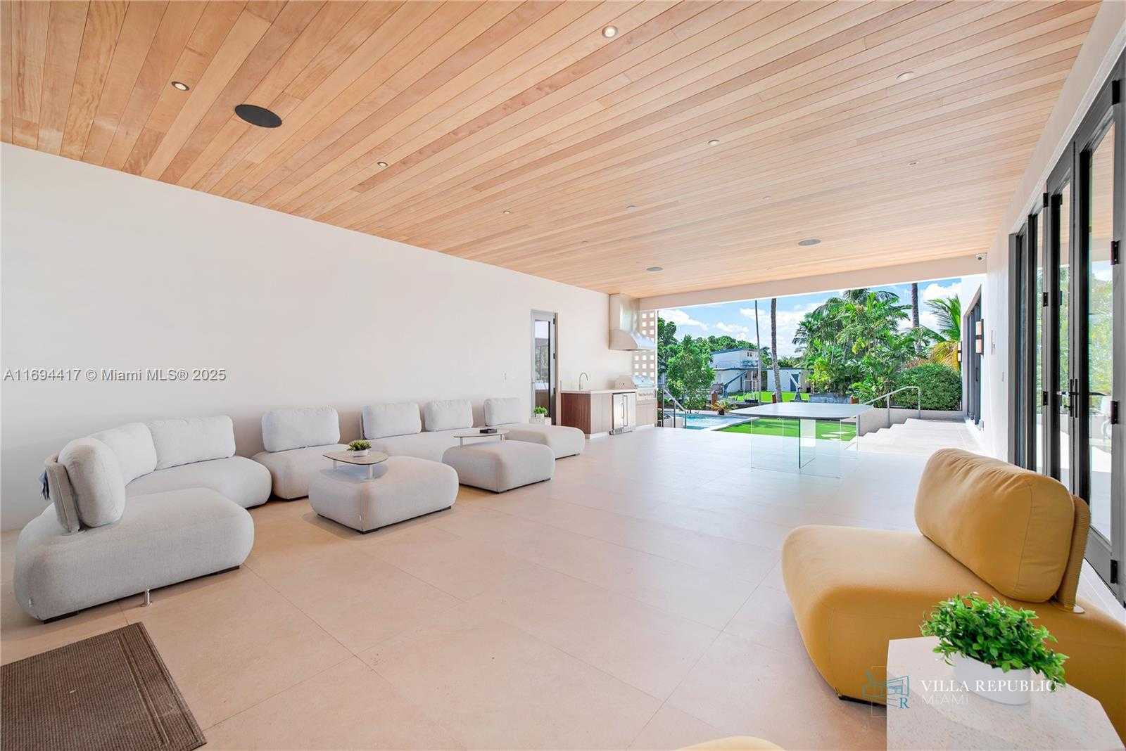 Small Image of 1200 NORTH EAST 87TH ST, Miami Number 2