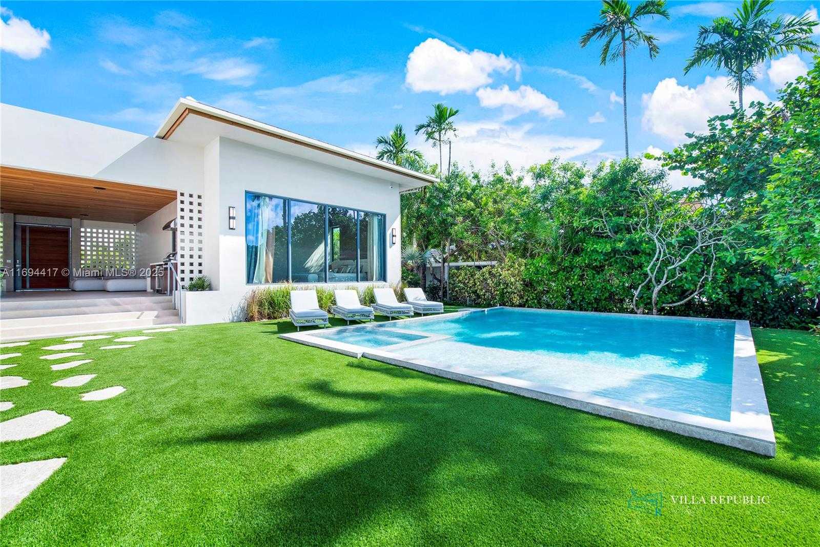 Small Image of 1200 NORTH EAST 87TH ST, Miami Number 23