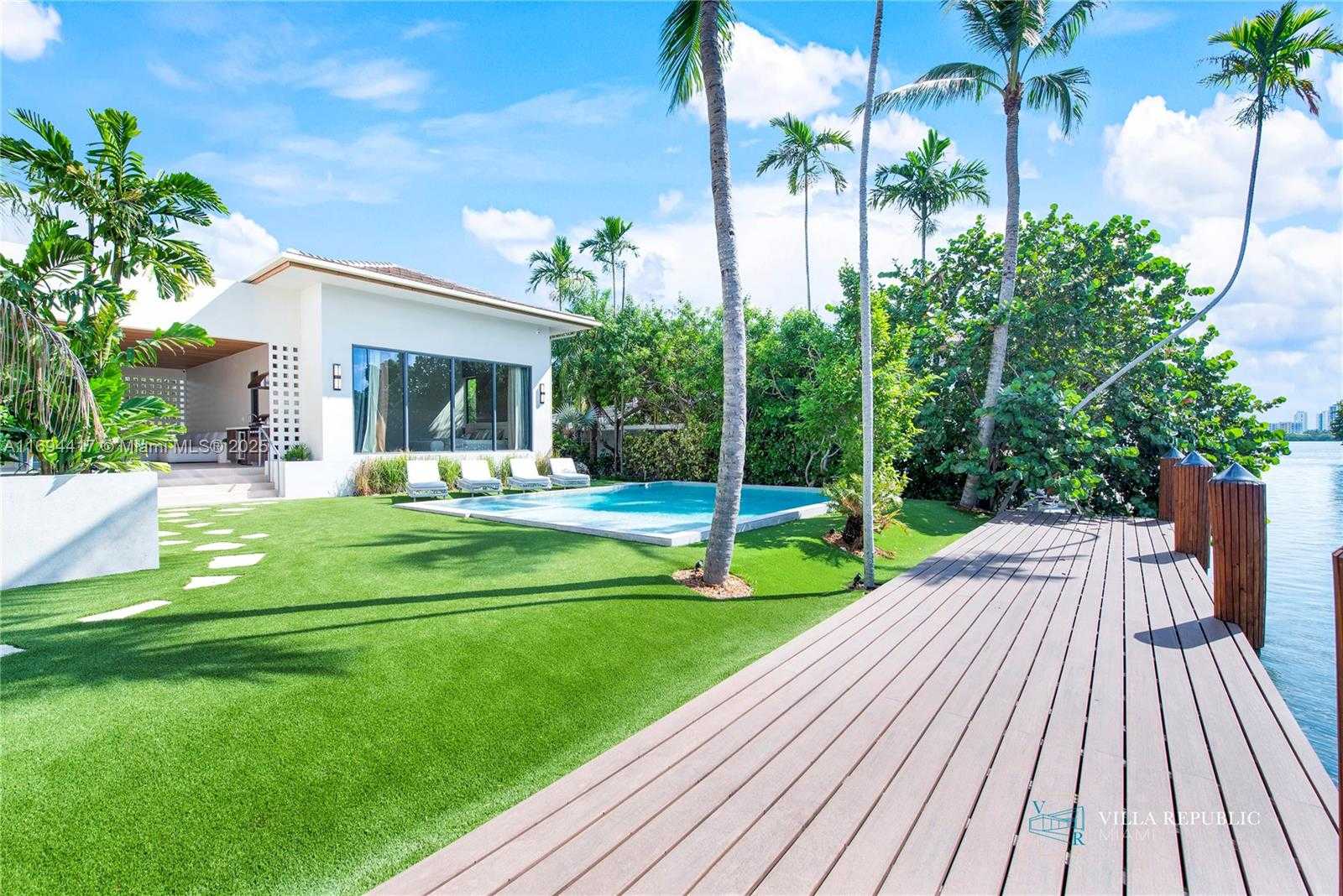 Small Image of 1200 NORTH EAST 87TH ST, Miami Number 25