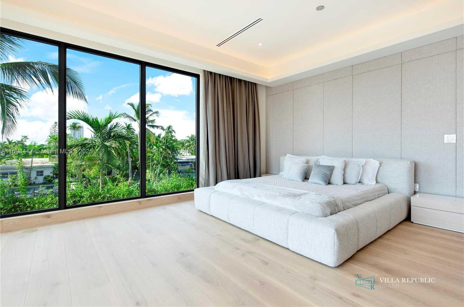 Small Image of 1200 NORTH EAST 87TH ST, Miami Number 26