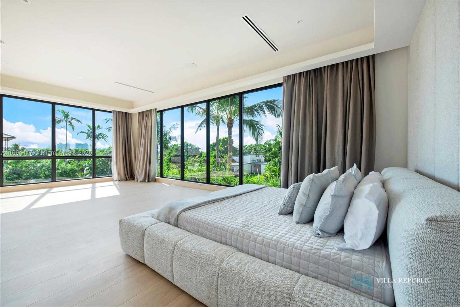 Small Image of 1200 NORTH EAST 87TH ST, Miami Number 27