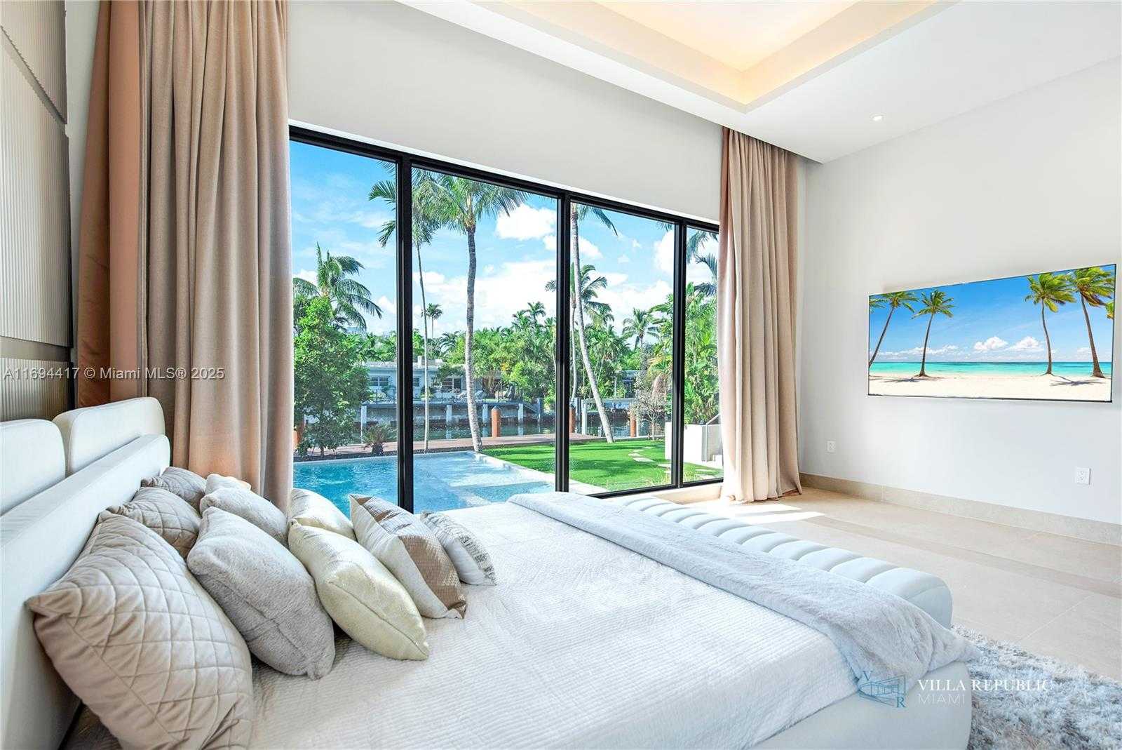 Small Image of 1200 NORTH EAST 87TH ST, Miami Number 32
