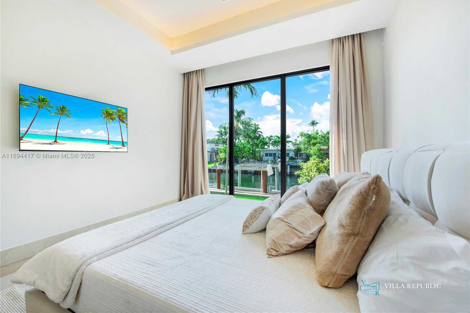 Small Image of 1200 NORTH EAST 87TH ST, Miami Number 36