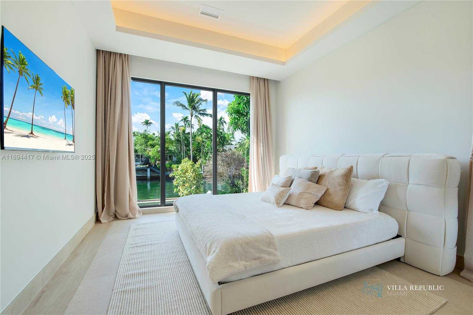 Small Image of 1200 NORTH EAST 87TH ST, Miami Number 37