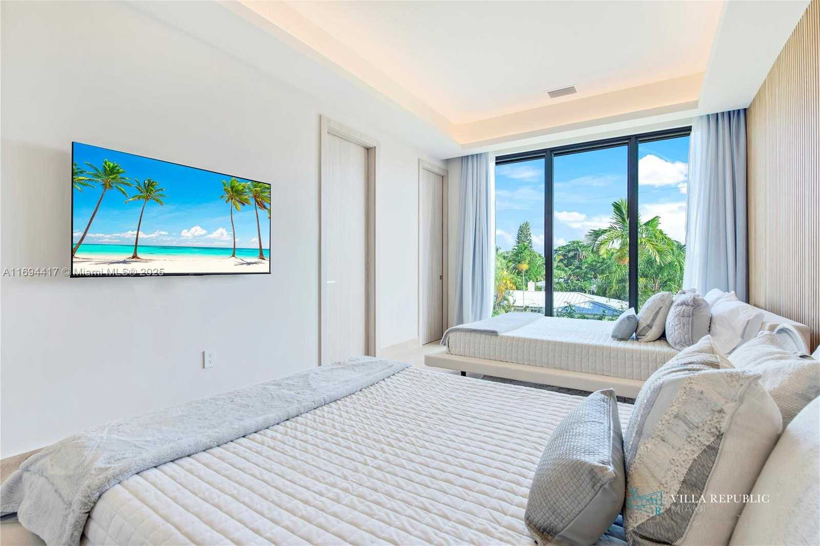 Small Image of 1200 NORTH EAST 87TH ST, Miami Number 40