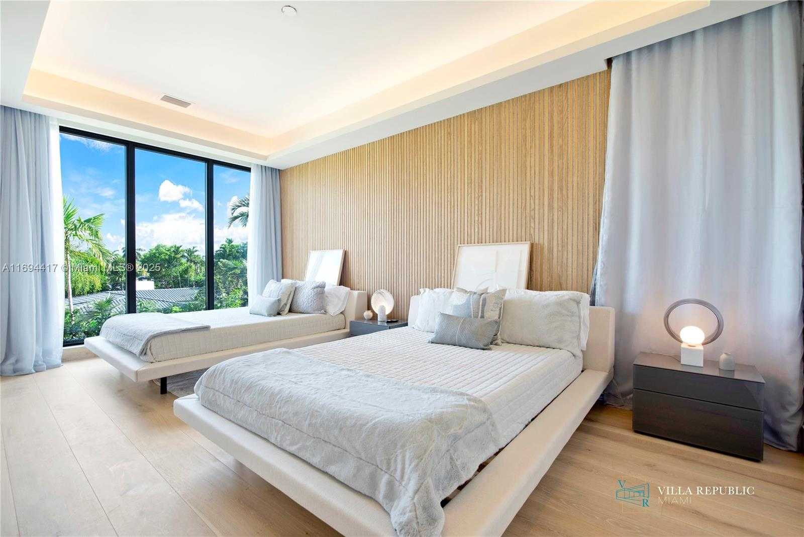 Small Image of 1200 NORTH EAST 87TH ST, Miami Number 41