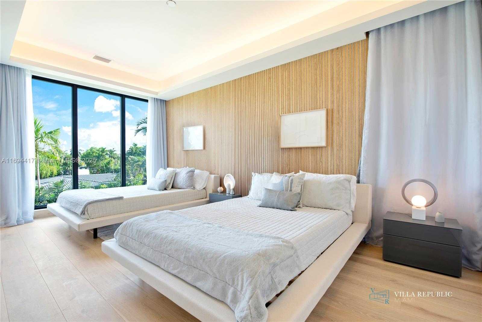 Small Image of 1200 NORTH EAST 87TH ST, Miami Number 42