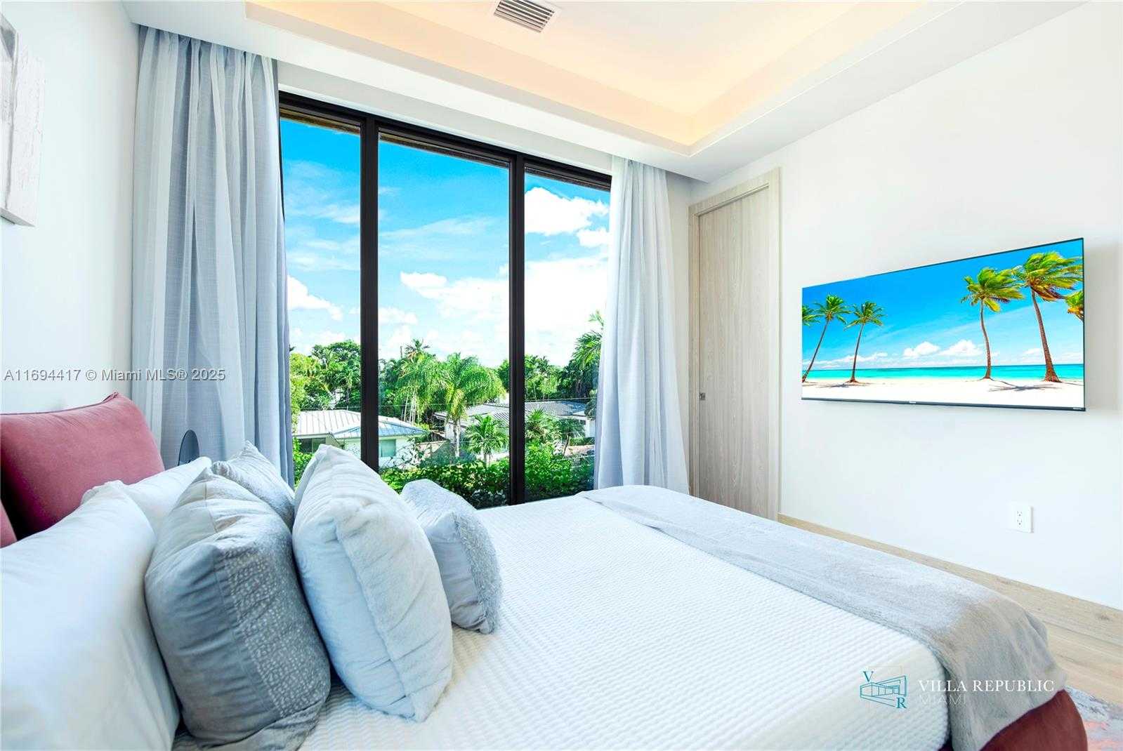 Small Image of 1200 NORTH EAST 87TH ST, Miami Number 54