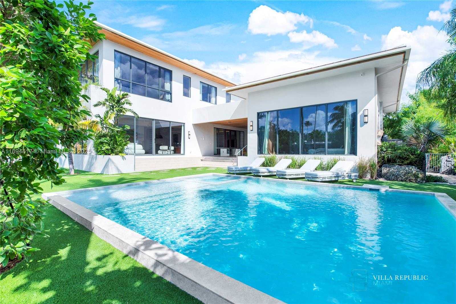 Small Image of 1200 NORTH EAST 87TH ST, Miami Number 58