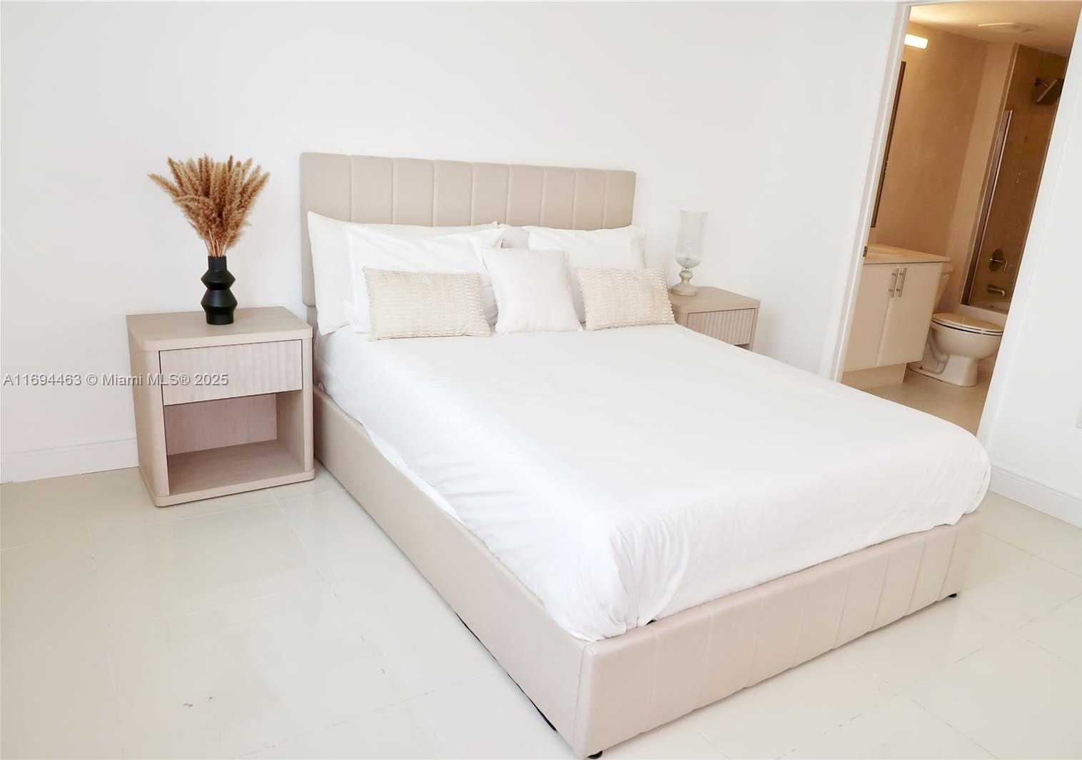 Small Image of 1861 NORTH WEST S RIVER DR #2505, Miami Number 18