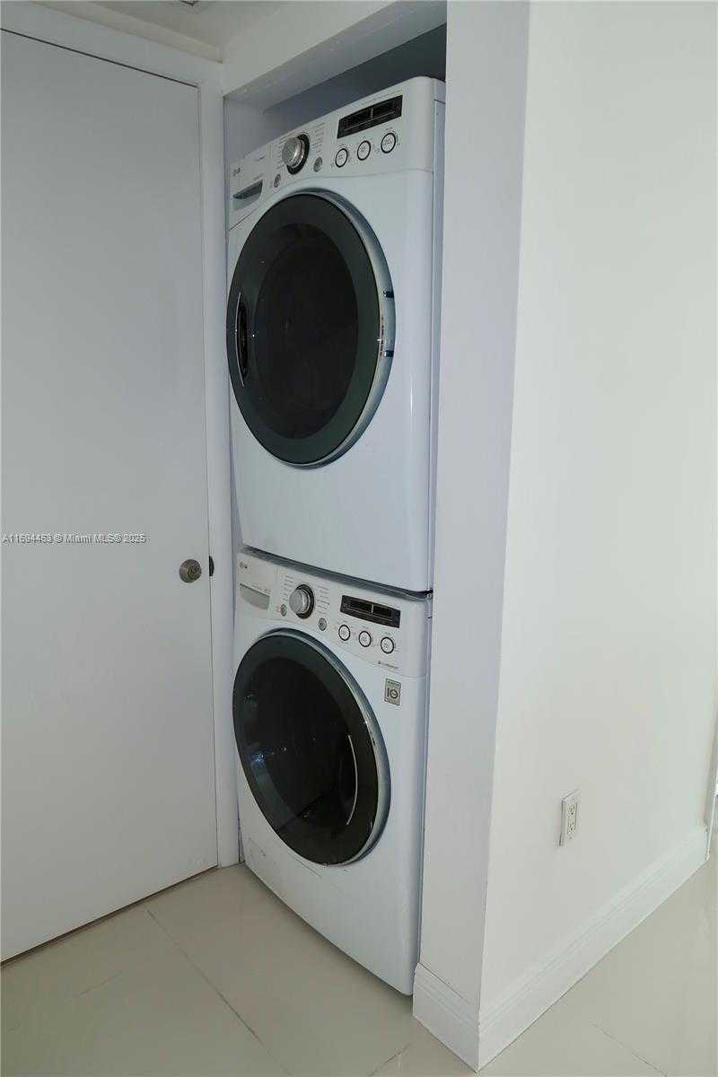 Small Image of 1861 NORTH WEST S RIVER DR #2505, Miami Number 26