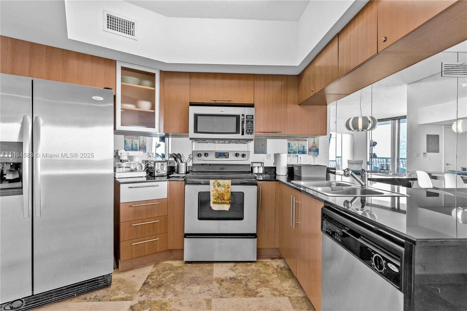 Small Image of 1750 NORTH BAYSHORE DR #5014, Miami Number 19