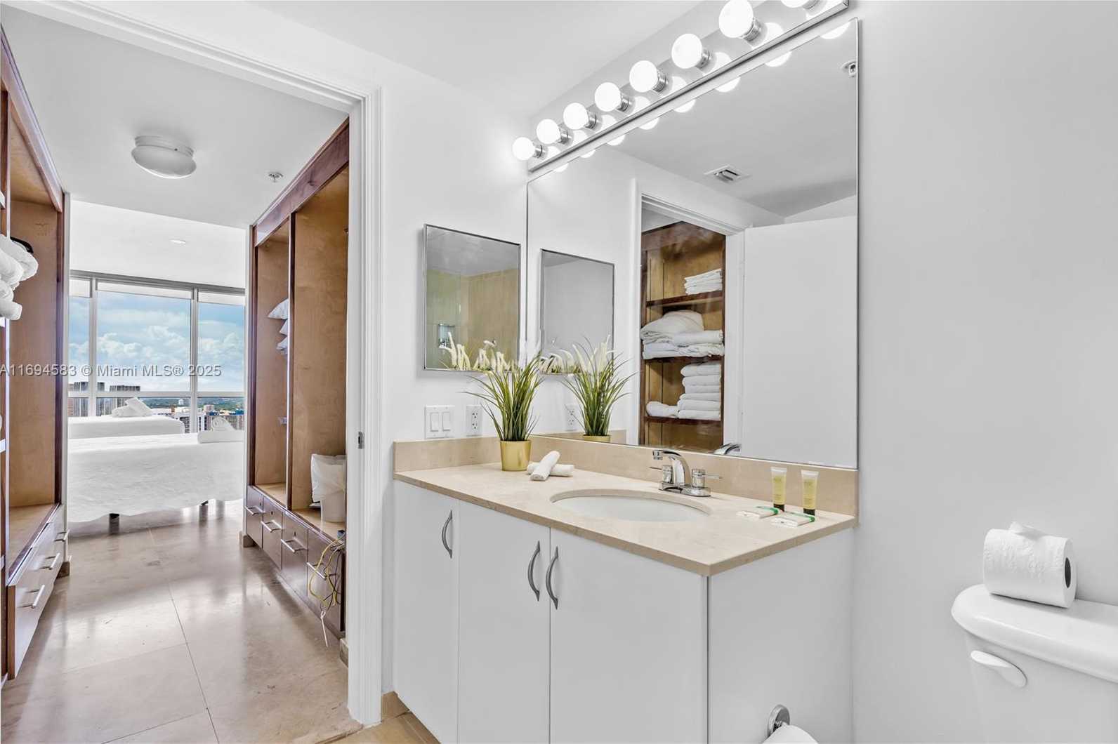 Small Image of 1750 NORTH BAYSHORE DR #5014, Miami Number 36