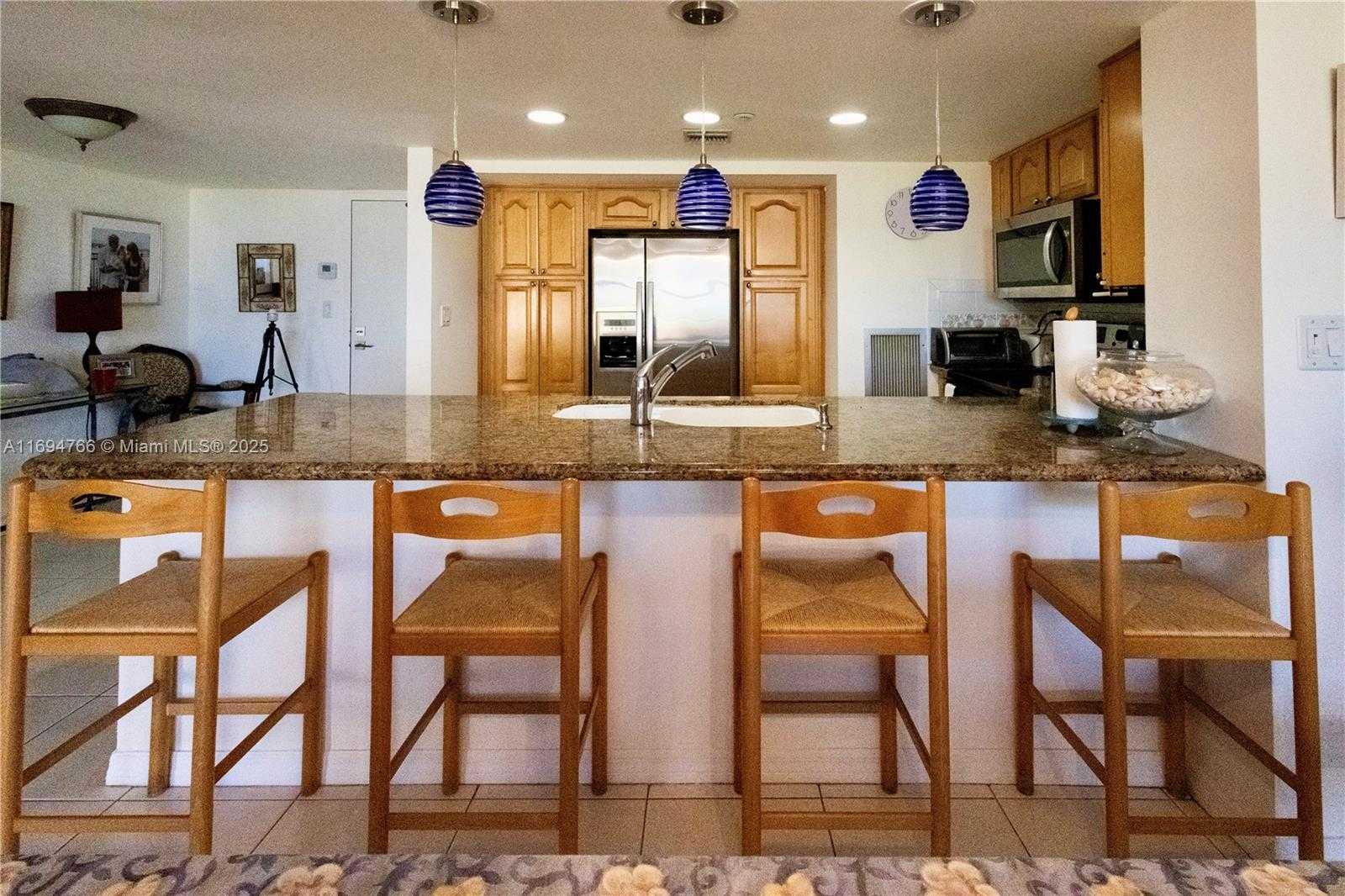 Small Image of 2555 COLLINS AVE #308, Miami Beach Number 6