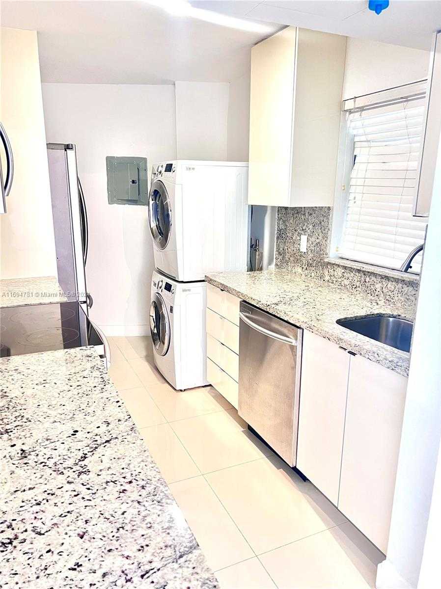 Small Image of 1881 WASHINGTON AVE #11D, Miami Beach Number 2