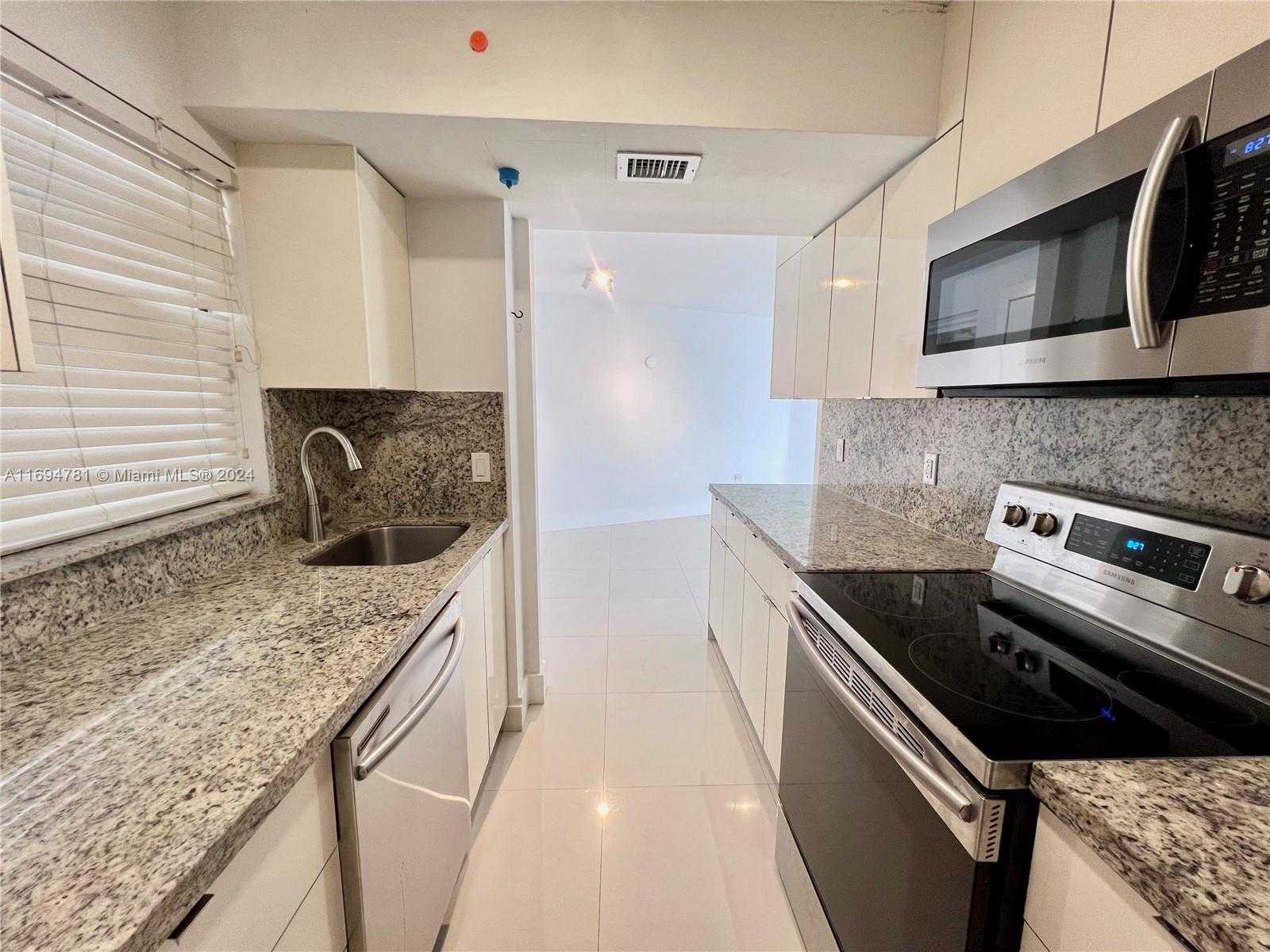 Small Image of 1881 WASHINGTON AVE #11D, Miami Beach Number 3